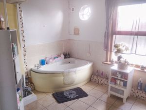 Photo 7- click for photo gallery